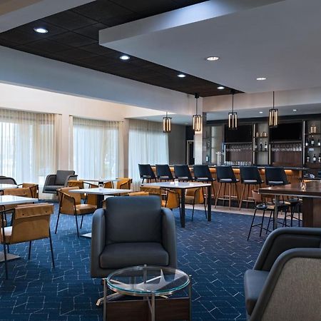 Отель Courtyard By Marriott San Antonio Airport Экстерьер фото