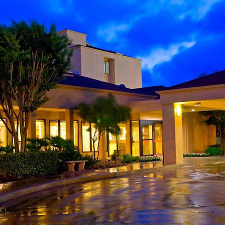 Отель Courtyard By Marriott San Antonio Airport Экстерьер фото